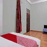 Oyo 92455 Hadhilfa Homestay Syariah Near Nowwa Cafe
